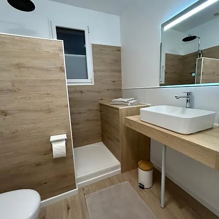 Le Clos Des Lilas Bed & Breakfast Graves-Saint-Amant