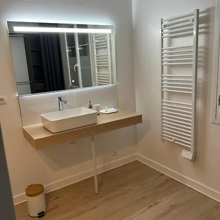 Le Clos Des Lilas Bed & Breakfast Graves-Saint-Amant