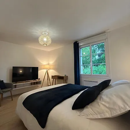 Le Clos Des Lilas 4*
