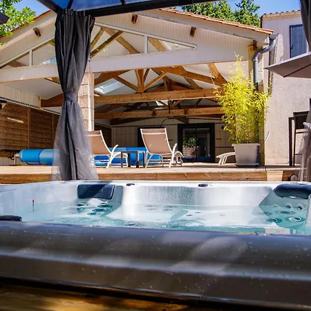 Le Clos Des Lilas Bed & Breakfast Graves-Saint-Amant