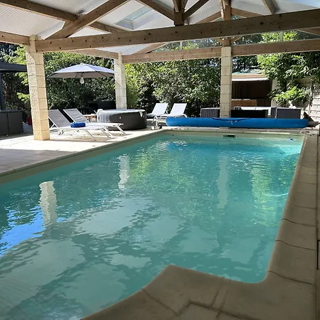 Le Clos Des Lilas Bed & Breakfast