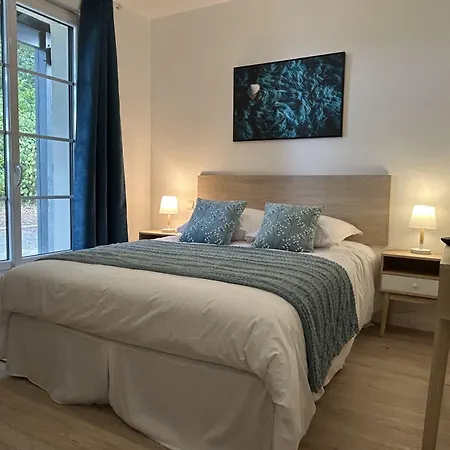 Le Clos Des Lilas Bed & Breakfast