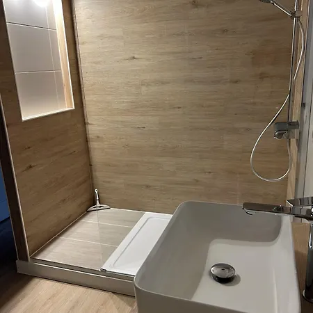 Le Clos Des Lilas 4*