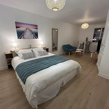 Le Clos Des Lilas 4*