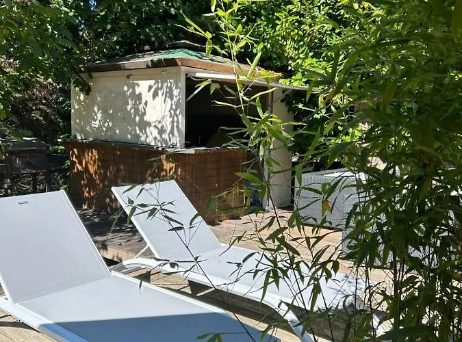 Le Clos Des Lilas Bed and breakfast 4*